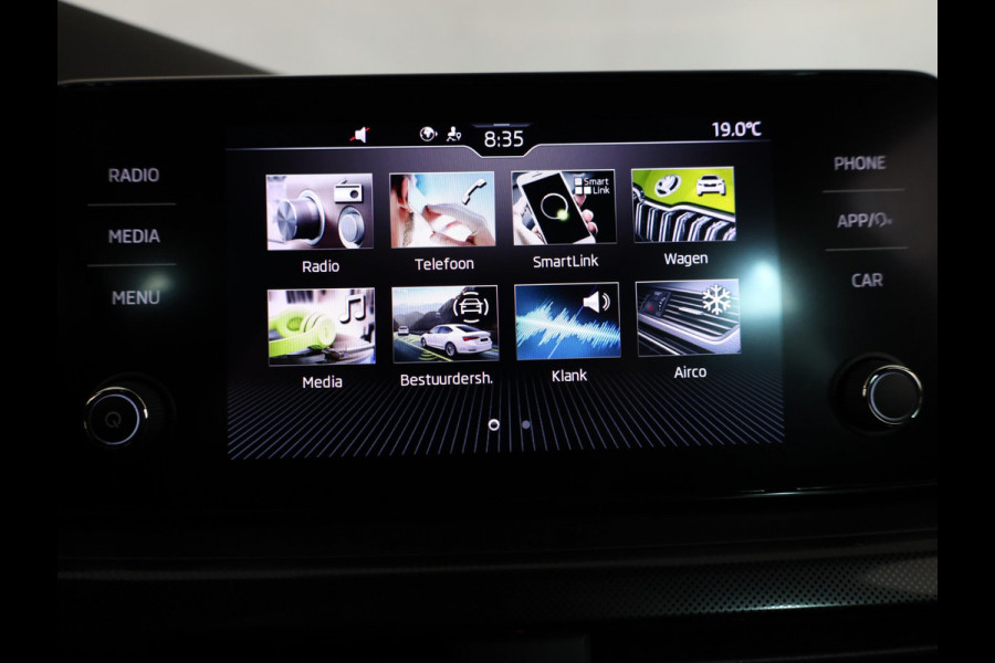 Škoda SCALA 1.0 TSI Sport Business 110 pk | Navigatie via App | Parkeersensoren | Autom. airco | Cruise control | Apple Carplay/Android Auto | LED koplampen |