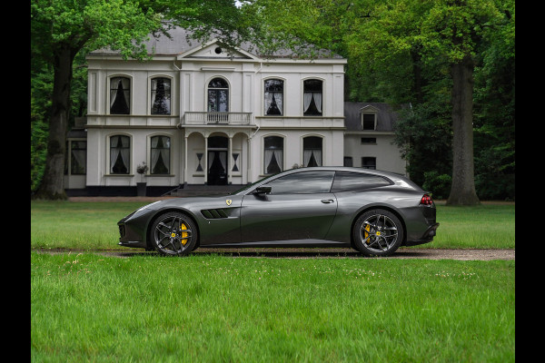 Ferrari GTC4 Lusso T 3.9 V8 | Lift | Pano-dak | Pass. display | 360 cam | Adapt. koplampen | Orig. NL