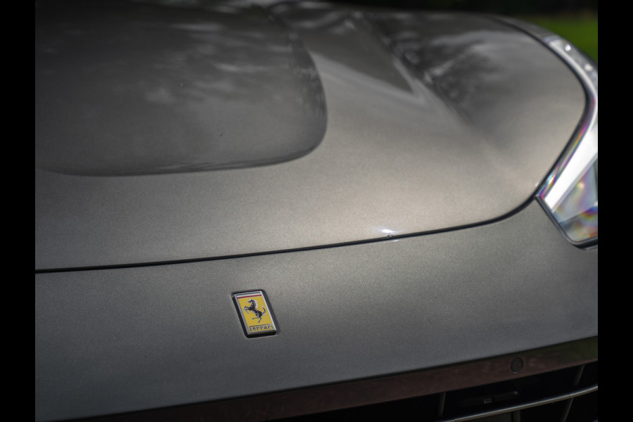 Ferrari GTC4 Lusso T 3.9 V8 | Lift | Pano-dak | Pass. display | 360 cam | Adapt. koplampen | Orig. NL