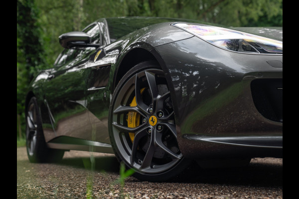 Ferrari GTC4 Lusso T 3.9 V8 | Lift | Pano-dak | Pass. display | 360 cam | Adapt. koplampen | Orig. NL