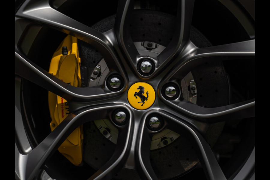 Ferrari GTC4 Lusso T 3.9 V8 | Lift | Pano-dak | Pass. display | 360 cam | Adapt. koplampen | Orig. NL