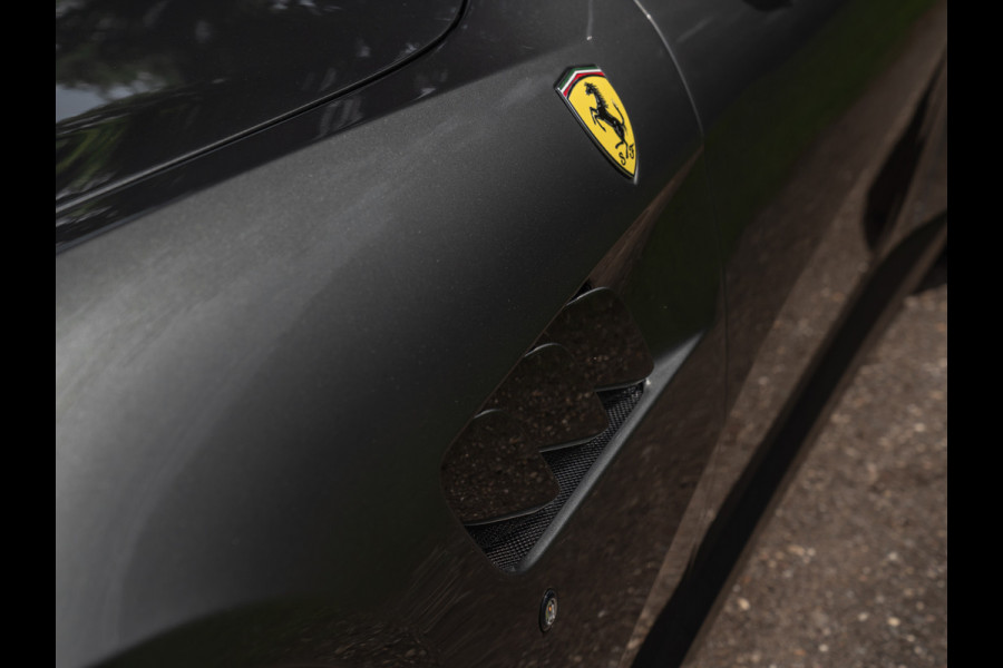 Ferrari GTC4 Lusso T 3.9 V8 | Lift | Pano-dak | Pass. display | 360 cam | Adapt. koplampen | Orig. NL