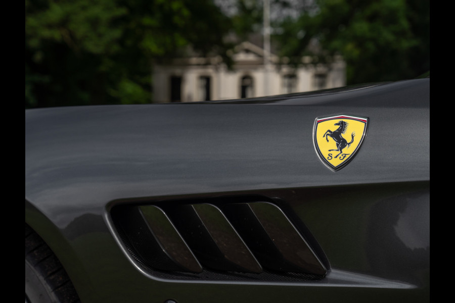 Ferrari GTC4 Lusso T 3.9 V8 | Lift | Pano-dak | Pass. display | 360 cam | Adapt. koplampen | Orig. NL