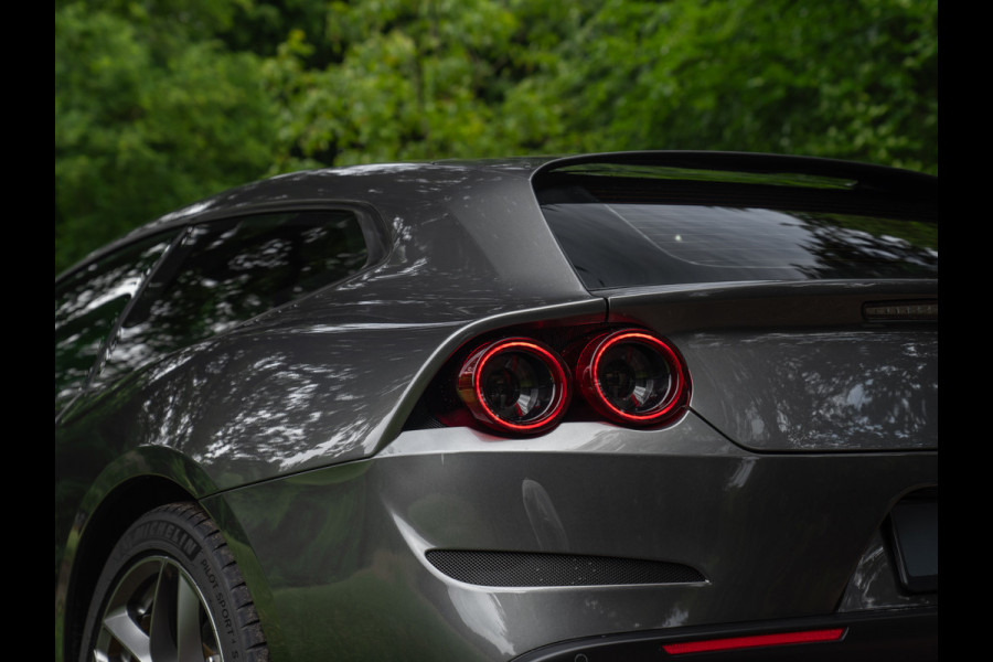 Ferrari GTC4 Lusso T 3.9 V8 | Lift | Pano-dak | Pass. display | 360 cam | Adapt. koplampen | Orig. NL