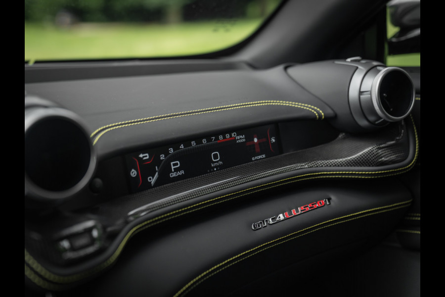 Ferrari GTC4 Lusso T 3.9 V8 | Lift | Pano-dak | Pass. display | 360 cam | Adapt. koplampen | Orig. NL