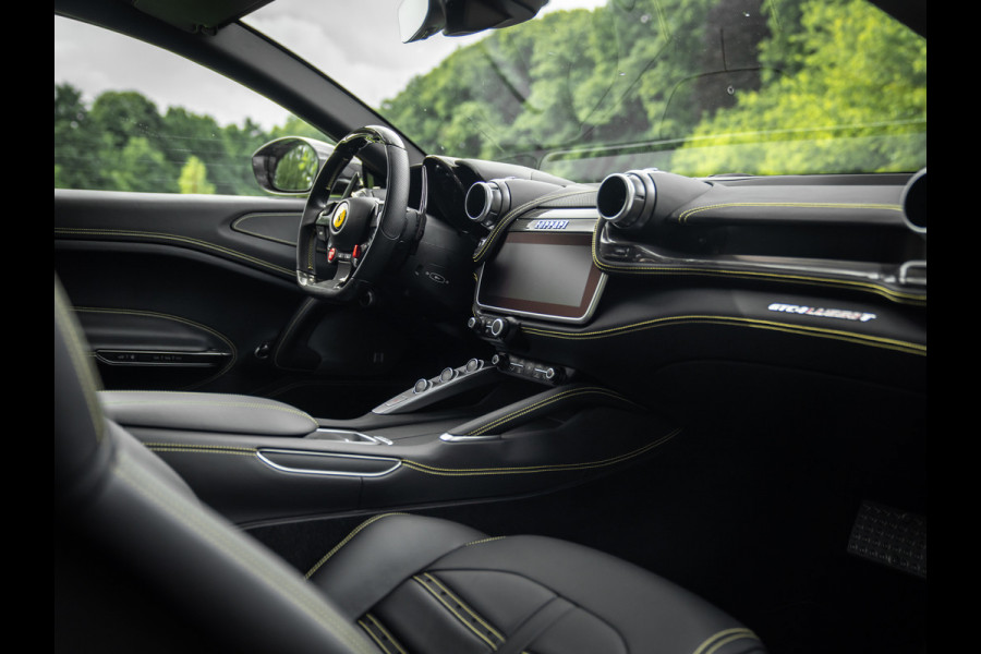 Ferrari GTC4 Lusso T 3.9 V8 | Lift | Pano-dak | Pass. display | 360 cam | Adapt. koplampen | Orig. NL