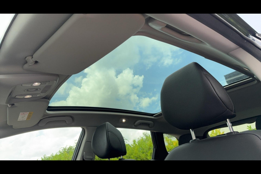 Renault Kadjar TCe 140 Intens | Trekhaak | Panoramadak | 19 Inch | Navigatie | Camera
