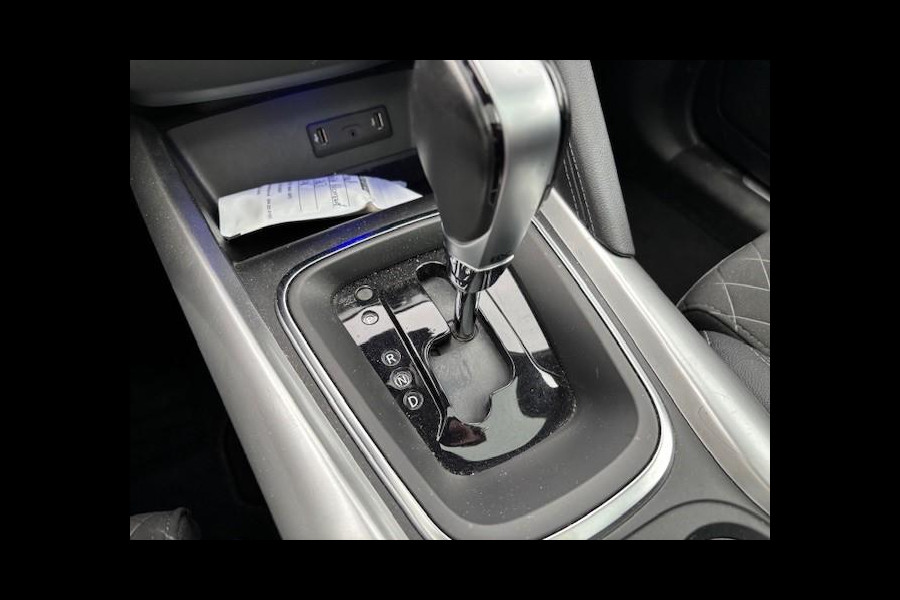 Renault Kadjar TCe 140 Intens | Trekhaak | Panoramadak | 19 Inch | Navigatie | Camera