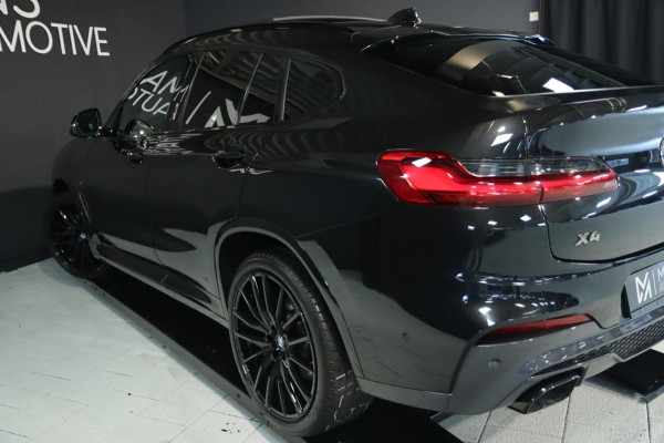 BMW X4 M40i M Sport / PANODAK / HUD / KEYLESS / DODEHOEK / CAMERA / 21''