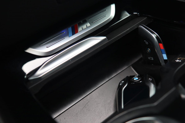 BMW X4 M40i M Sport / PANODAK / HUD / KEYLESS / DODEHOEK / CAMERA / 21''