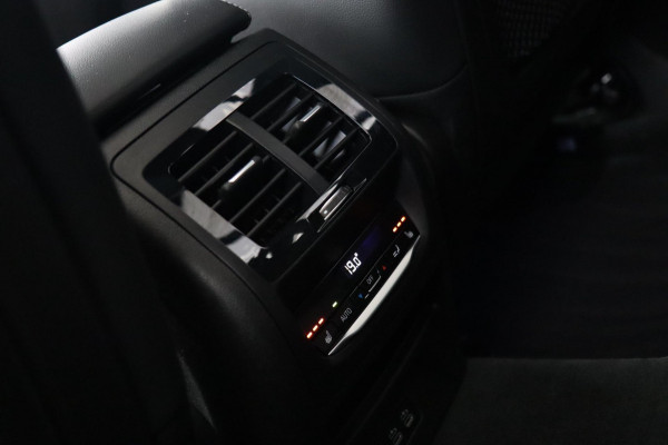 BMW X4 M40i M Sport / PANODAK / HUD / KEYLESS / DODEHOEK / CAMERA / 21''