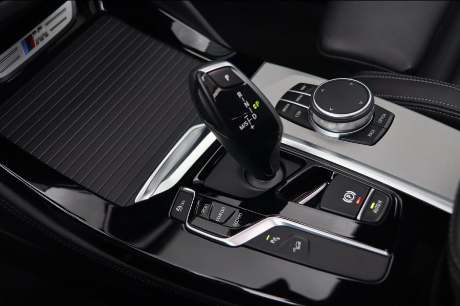 BMW X4 M40i M Sport / PANODAK / HUD / KEYLESS / DODEHOEK / CAMERA / 21''