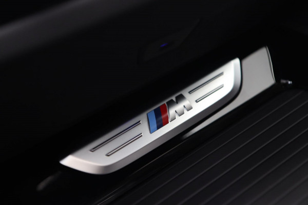 BMW X4 M40i M Sport / PANODAK / HUD / KEYLESS / DODEHOEK / CAMERA / 21''