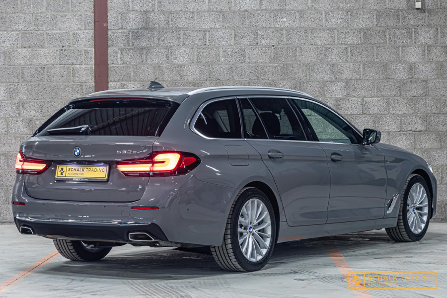 BMW 5 Serie 530e High Executive|Cam|E-stoel|Dealer ond|Garan