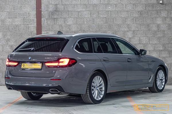 BMW 5 Serie 530e High Executive|Cam|E-stoel|Dealer ond|Garan