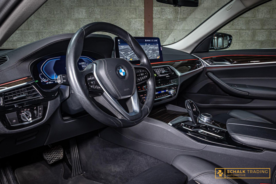 BMW 5 Serie 530e High Executive|Cam|E-stoel|Dealer ond|Garan