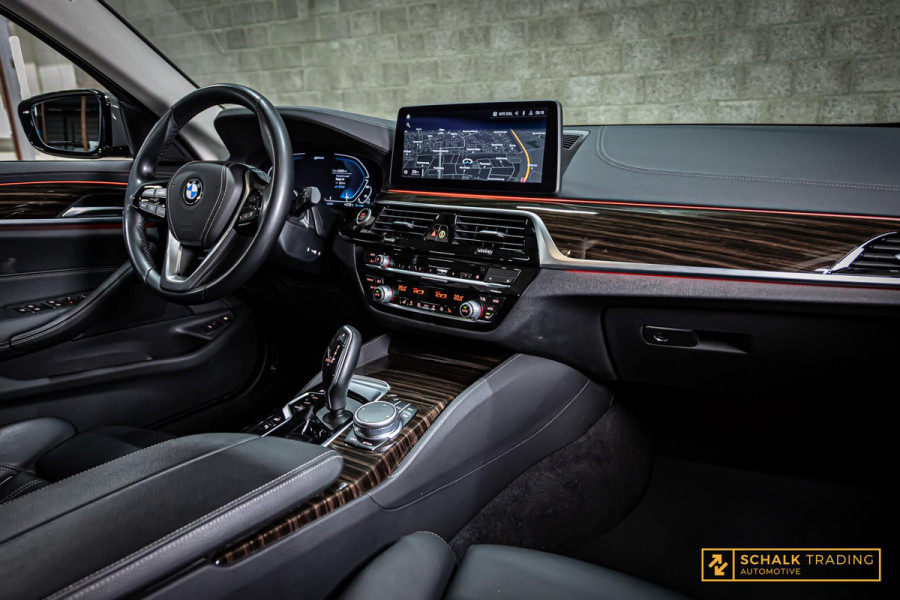BMW 5 Serie 530e High Executive|Cam|E-stoel|Dealer ond|Garan