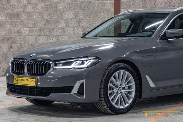 BMW 5 Serie 530e High Executive|Cam|E-stoel|Dealer ond|Garan