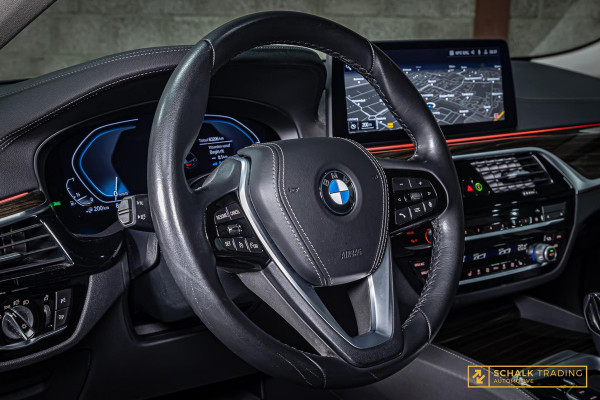 BMW 5 Serie 530e High Executive|Cam|E-stoel|Dealer ond|Garan