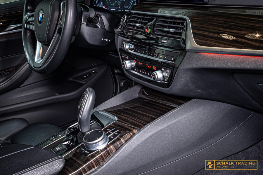 BMW 5 Serie 530e High Executive|Cam|E-stoel|Dealer ond|Garan