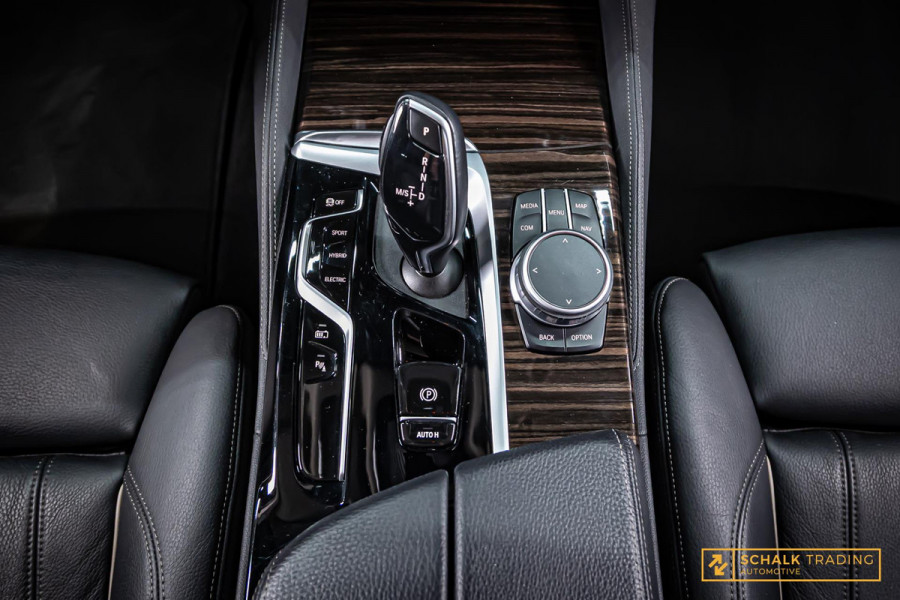 BMW 5 Serie 530e High Executive|Cam|E-stoel|Dealer ond|Garan