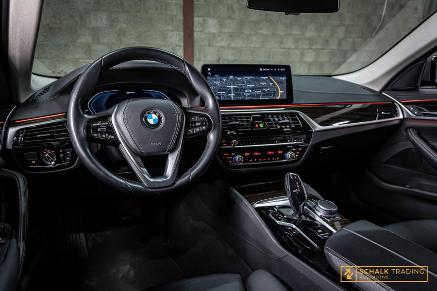 BMW 5 Serie 530e High Executive|Cam|E-stoel|Dealer ond|Garan