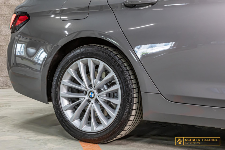 BMW 5 Serie 530e High Executive|Cam|E-stoel|Dealer ond|Garan
