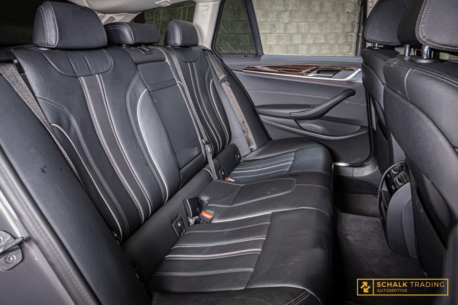 BMW 5 Serie 530e High Executive|Cam|E-stoel|Dealer ond|Garan