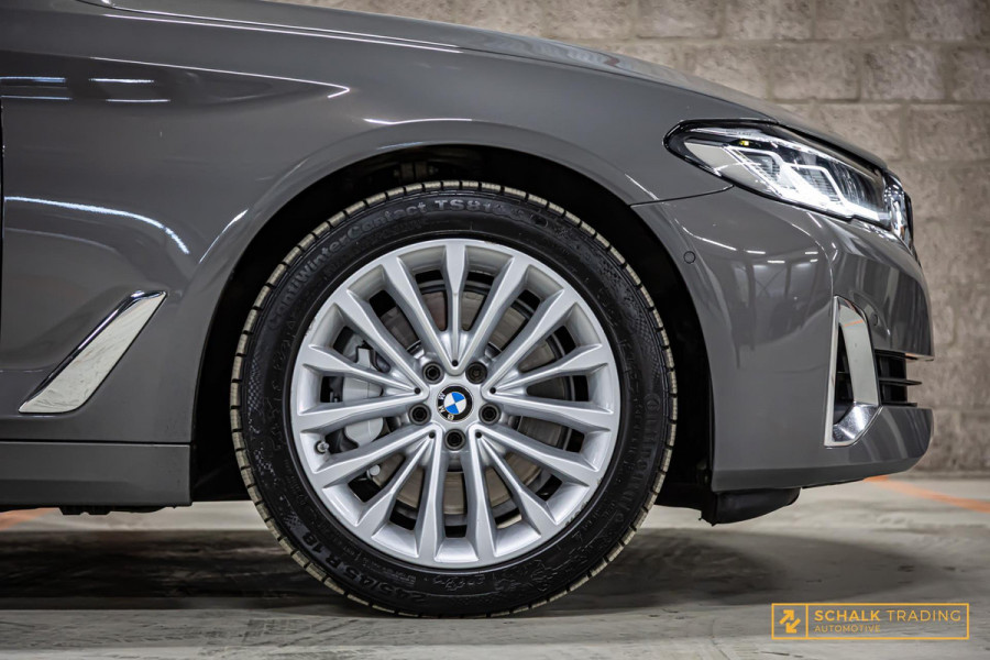 BMW 5 Serie 530e High Executive|Cam|E-stoel|Dealer ond|Garan