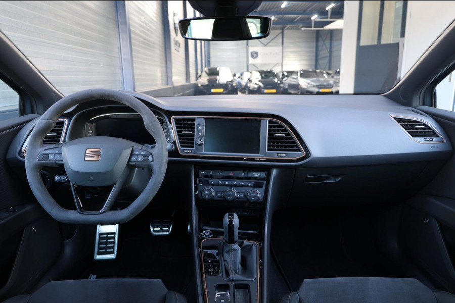 Seat Leon 2.0 TSI CUPRA R 300+PK LED/CARBON/VIRTUAL/SFEER/PANO/ALCANTARA+S.VERWARMING/19" LMV/CAM/ACC/ECC/12 MND GARANTIE!