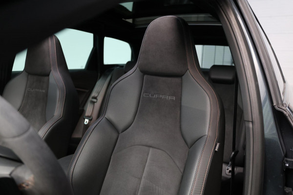 Seat Leon 2.0 TSI CUPRA R 300+PK LED/CARBON/VIRTUAL/SFEER/PANO/ALCANTARA+S.VERWARMING/19" LMV/CAM/ACC/ECC/12 MND GARANTIE!