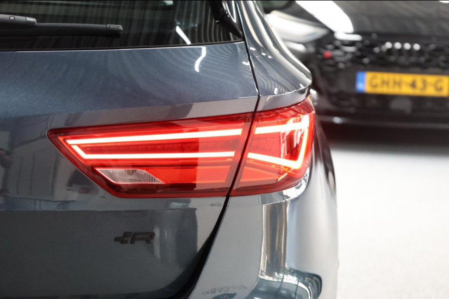 Seat Leon 2.0 TSI CUPRA R 300+PK LED/CARBON/VIRTUAL/SFEER/PANO/ALCANTARA+S.VERWARMING/19" LMV/CAM/ACC/ECC/12 MND GARANTIE!
