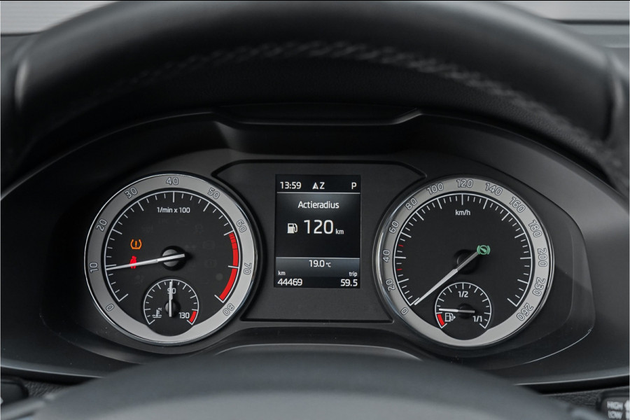 Škoda Karoq 1.5 TSI Style Business Leder Camera Trekhaak 1e Eig