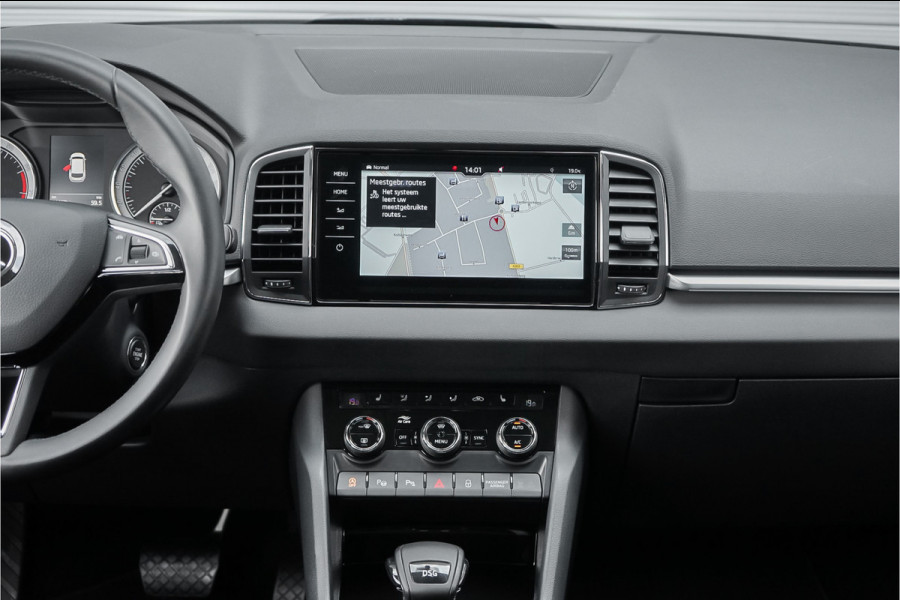 Škoda Karoq 1.5 TSI Style Business Leder Camera Trekhaak 1e Eig