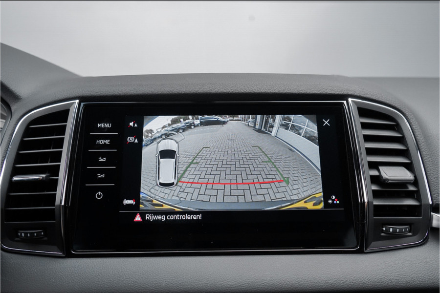 Škoda Karoq 1.5 TSI Style Business Leder Camera Trekhaak 1e Eig