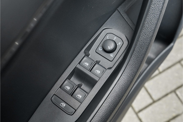Škoda Karoq 1.5 TSI Style Business Leder Camera Trekhaak 1e Eig