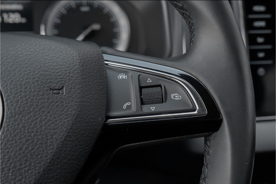 Škoda Karoq 1.5 TSI Style Business Leder Camera Trekhaak 1e Eig