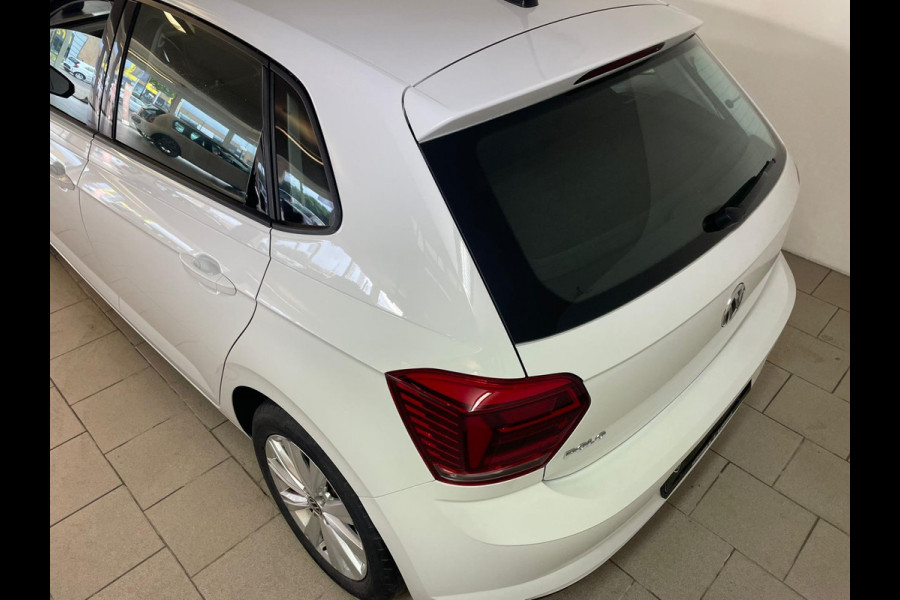 Volkswagen Polo 1.0 TSI Comfortline 95PK AIRCO NAVI CRUISE APPLE CARPLAY 16 INCH VELG LED MULTI STUUR PRIVACY GLAS ZEER NETTE AUTO