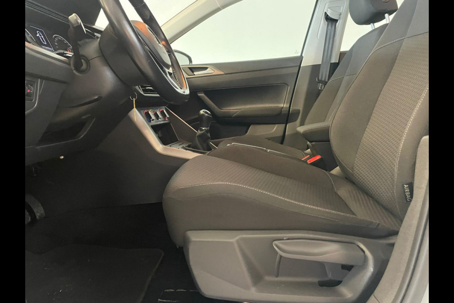 Volkswagen Polo 1.0 TSI Comfortline 95PK AIRCO NAVI CRUISE APPLE CARPLAY 16 INCH VELG LED MULTI STUUR PRIVACY GLAS ZEER NETTE AUTO