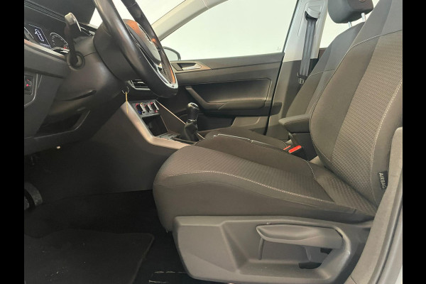 Volkswagen Polo 1.0 TSI Comfortline 95PK AIRCO NAVI CRUISE APPLE CARPLAY 16 INCH VELG LED MULTI STUUR PRIVACY GLAS ZEER NETTE AUTO
