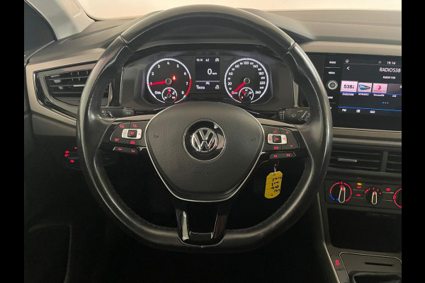 Volkswagen Polo 1.0 TSI Comfortline 95PK AIRCO NAVI CRUISE APPLE CARPLAY 16 INCH VELG LED MULTI STUUR PRIVACY GLAS ZEER NETTE AUTO