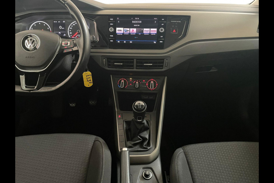 Volkswagen Polo 1.0 TSI Comfortline 95PK AIRCO NAVI CRUISE APPLE CARPLAY 16 INCH VELG LED MULTI STUUR PRIVACY GLAS ZEER NETTE AUTO