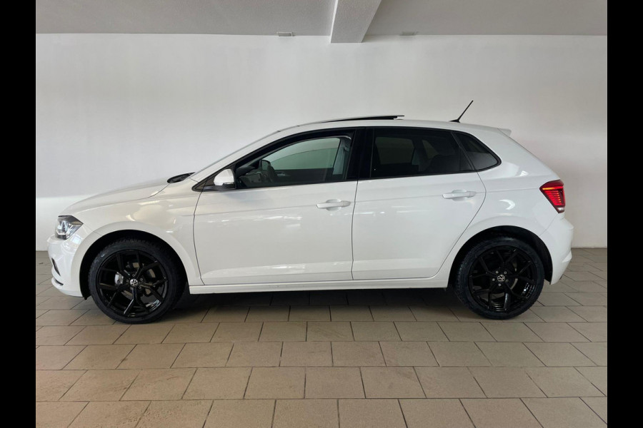 Volkswagen Polo 1.0 TSI Highline 95PK AIRCO CLIMA NAVI CRUISE PANO DAK ZWARTE 17 INCH VELG CARPLAYLUETOOTH PRIVACYGLAS NIEUWSTAAT