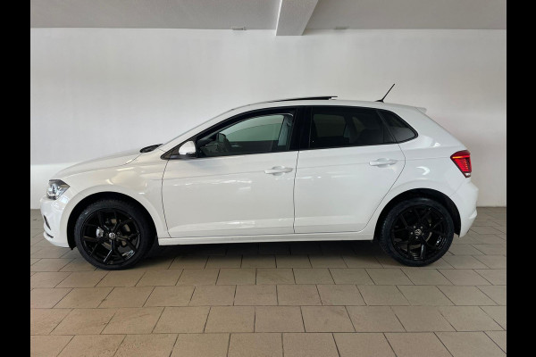 Volkswagen Polo 1.0 TSI Highline 95PK AIRCO CLIMA NAVI CRUISE PANO DAK ZWARTE 17 INCH VELG CARPLAYLUETOOTH PRIVACYGLAS NIEUWSTAAT