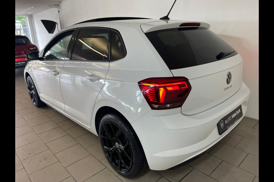 Volkswagen Polo 1.0 TSI Highline 95PK AIRCO CLIMA NAVI CRUISE PANO DAK ZWARTE 17 INCH VELG CARPLAYLUETOOTH PRIVACYGLAS NIEUWSTAAT