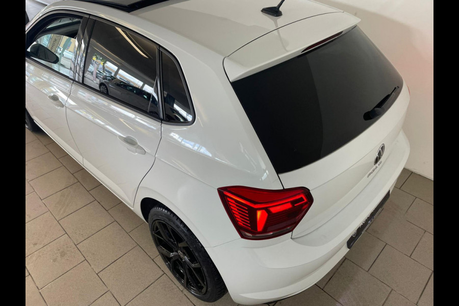 Volkswagen Polo 1.0 TSI Highline 95PK AIRCO CLIMA NAVI CRUISE PANO DAK ZWARTE 17 INCH VELG CARPLAYLUETOOTH PRIVACYGLAS NIEUWSTAAT