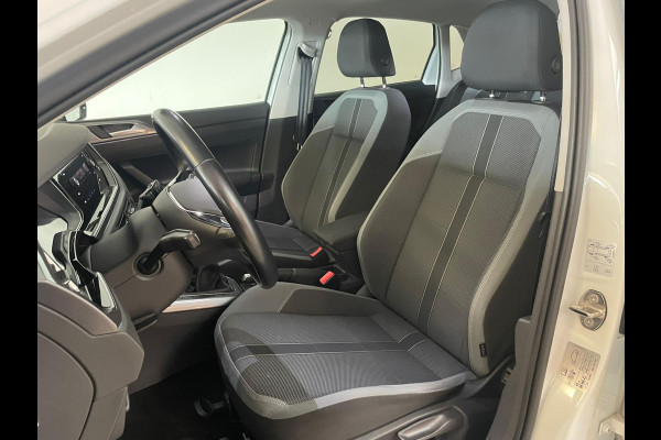 Volkswagen Polo 1.0 TSI Highline 95PK AIRCO CLIMA NAVI CRUISE PANO DAK ZWARTE 17 INCH VELG CARPLAYLUETOOTH PRIVACYGLAS NIEUWSTAAT