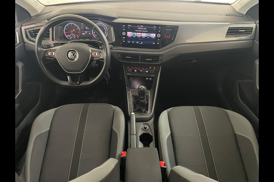 Volkswagen Polo 1.0 TSI Highline 95PK AIRCO CLIMA NAVI CRUISE PANO DAK ZWARTE 17 INCH VELG CARPLAYLUETOOTH PRIVACYGLAS NIEUWSTAAT
