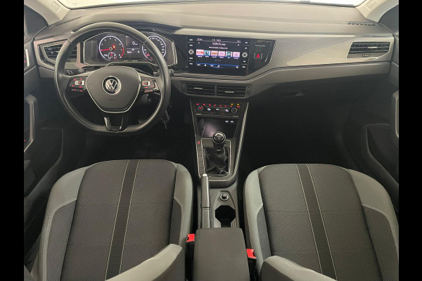 Volkswagen Polo 1.0 TSI Highline 95PK AIRCO CLIMA NAVI CRUISE PANO DAK ZWARTE 17 INCH VELG CARPLAYLUETOOTH PRIVACYGLAS NIEUWSTAAT