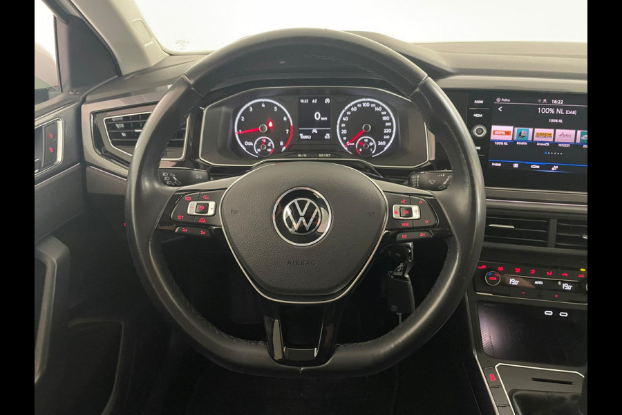 Volkswagen Polo 1.0 TSI Highline 95PK AIRCO CLIMA NAVI CRUISE PANO DAK ZWARTE 17 INCH VELG CARPLAYLUETOOTH PRIVACYGLAS NIEUWSTAAT